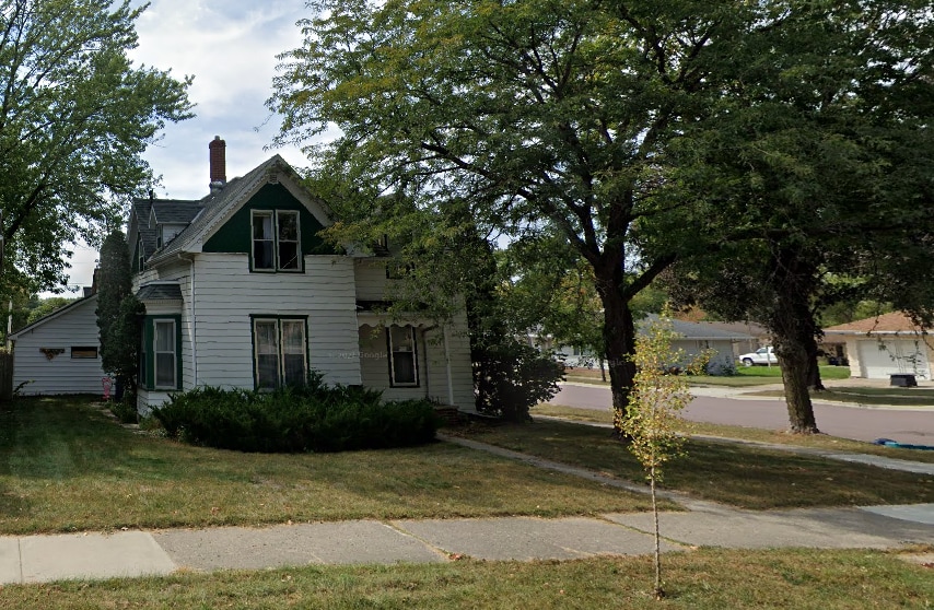 127 N Washington St Unit main floor, New Ulm, MN 56073 Apartments in