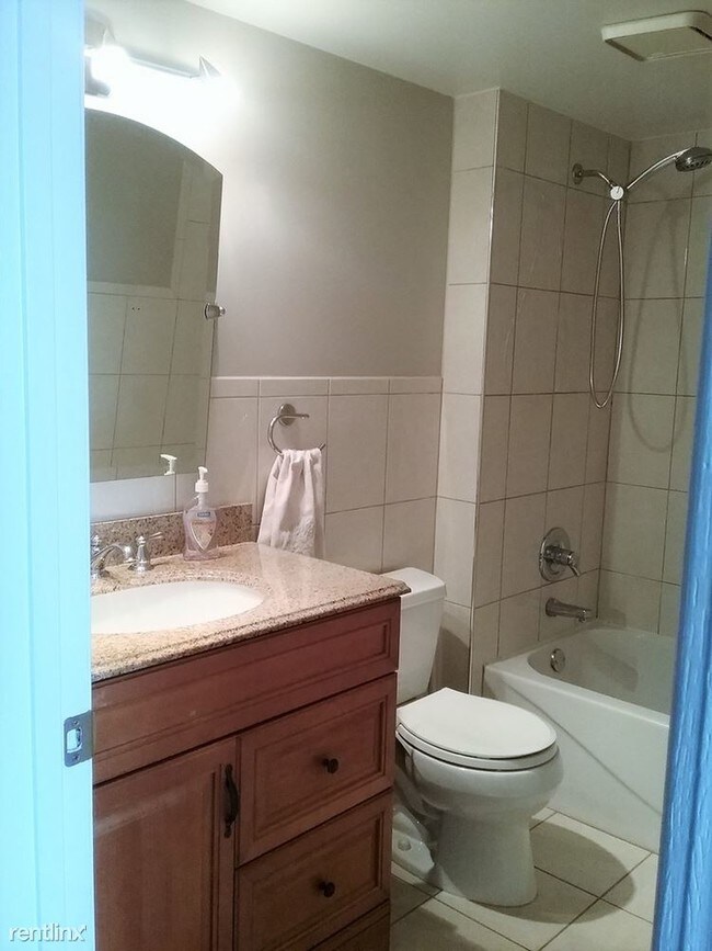 Foto del edificio - 2 br, 2 bath Condo - 6255 W 63rd St