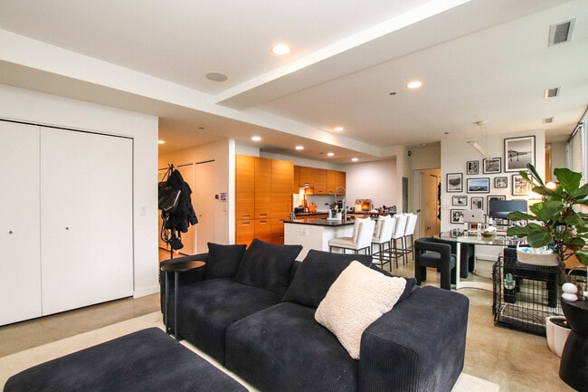 Foto del edificio - 156 W Superior St