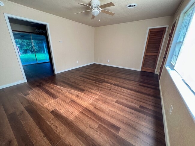 Building Photo - Newly Remodeled Nice 3Bed/2Bath Home