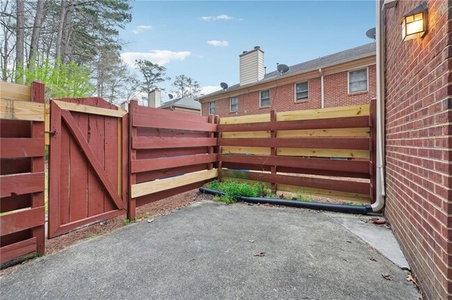 Building Photo - 2962 Webb Bridge Rd