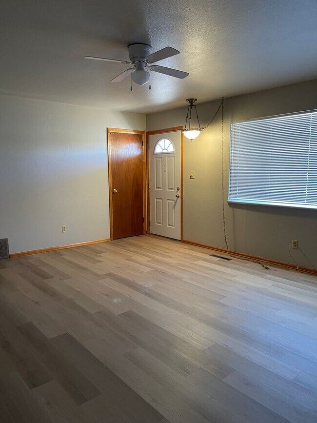 Foto del edificio - 340 Barrett Ave