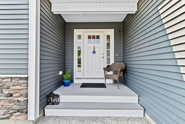 Building Photo - 21 Pasture Brook Rd