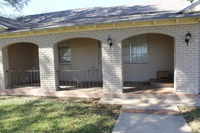 Foto del edificio - 2248 US Hwy 77a S