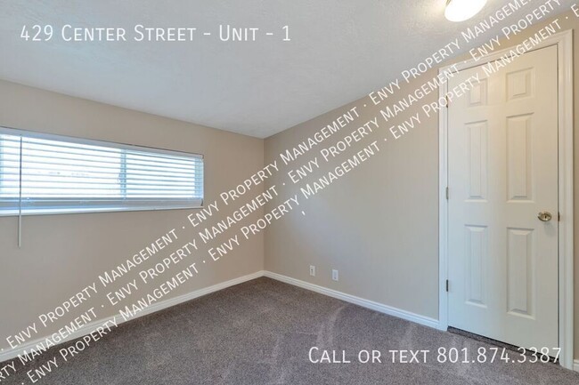 Building Photo - Perfect Pet Friendly 1 bed - 1 bath Unit i...