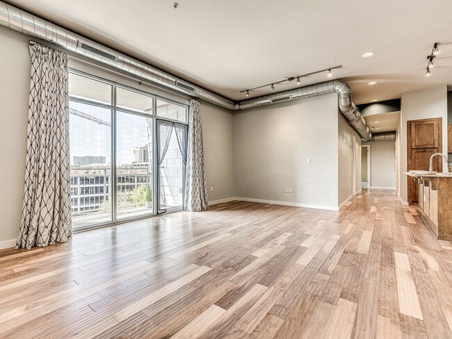 Building Photo - 3 Bedroom/2 Bath  Downtown OKC Condo WITH ...