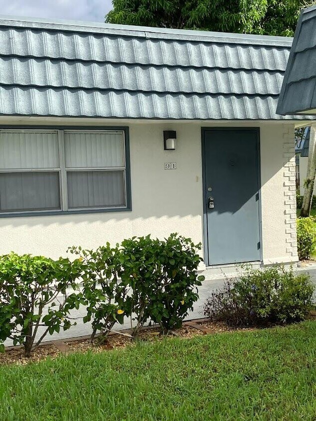 91 Waterford D, Delray Beach, FL 33446 Condo for Rent in Delray Beach