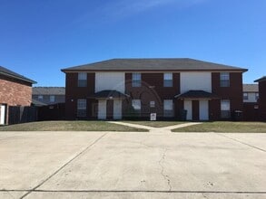 Building Photo - 4410 Jeff Scott Dr