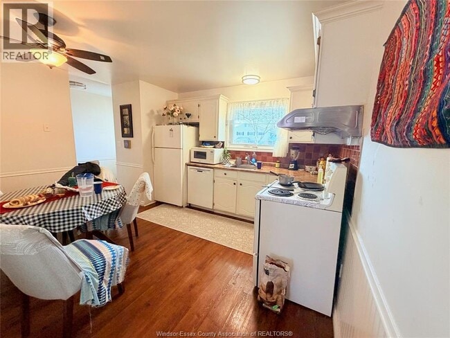 Photo du bâtiment - 3000 Meadowbrook Ln