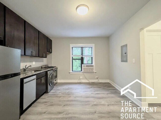Building Photo - 433 W Belden Ave