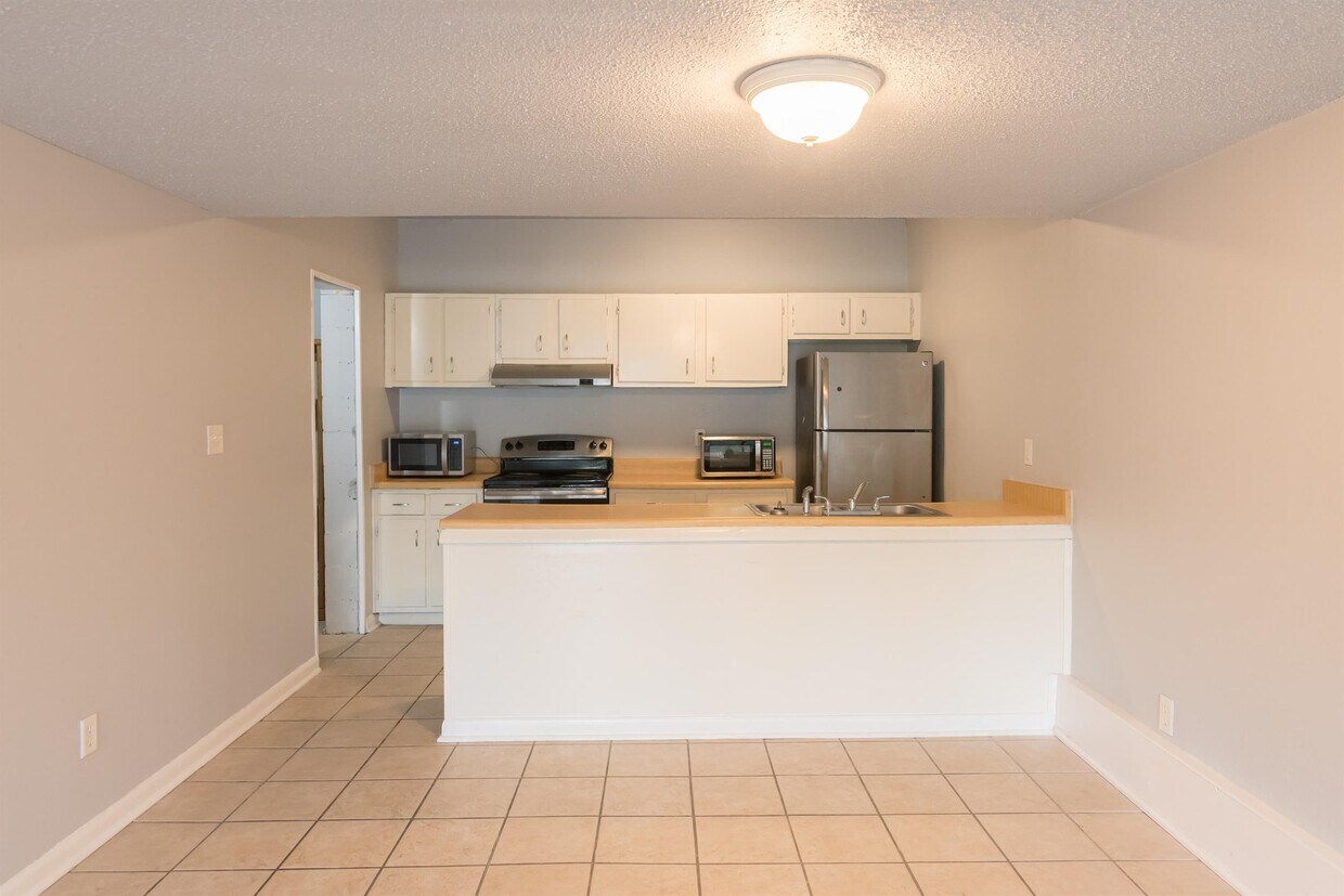 Foto principal - 830 E Park Ave