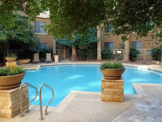 Foto del edificio - 1701 E Colter St