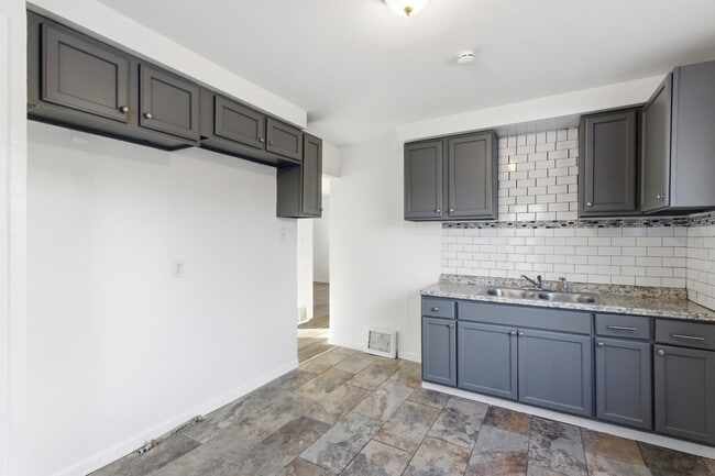 Foto del edificio - 9614 Schaefer Hwy