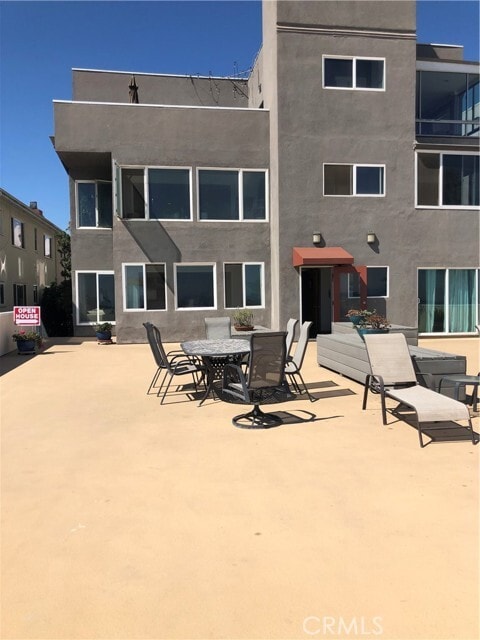 Building Photo - 1174 E Ocean Blvd