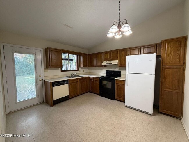 Building Photo - Nice 2 bedroom duplex