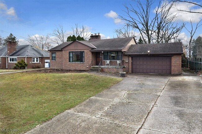 Foto del edificio - 21775 Hillsdale Ave