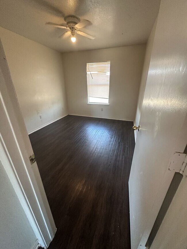 Foto del edificio - AVAILABLE NOW!!! ACCEPTING SECTION 8