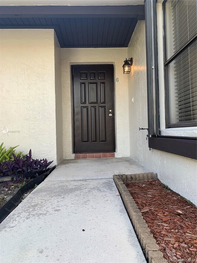 Foto del edificio - 4860 SW 152nd Pl  G-92 Miami Fl 33185