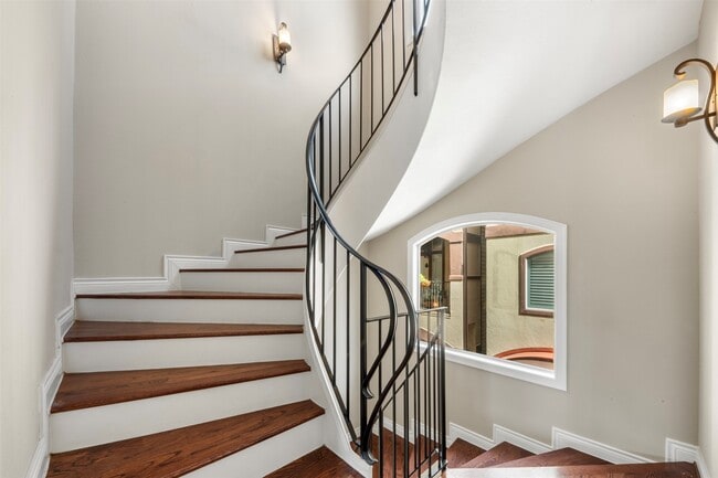 Building Photo - 6524 Calder St