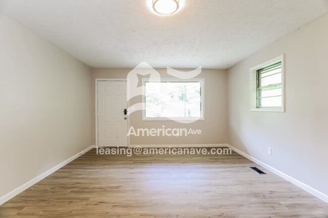 Building Photo - 1453 Park Ave