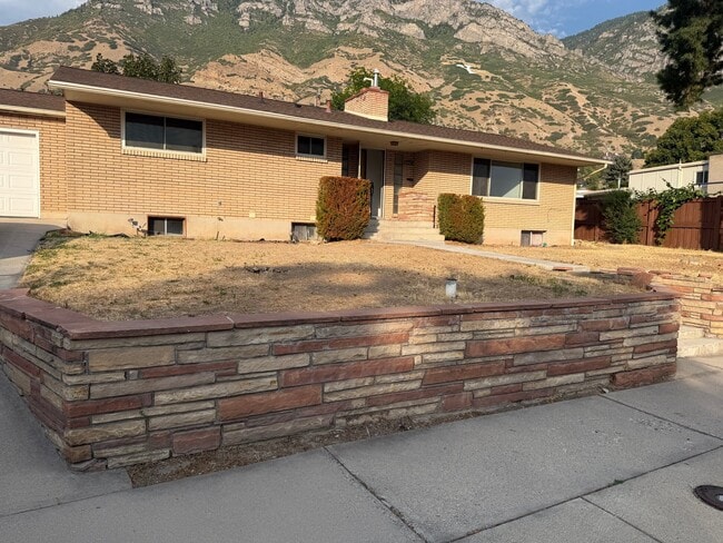 Building Photo - 1134 Cherry Ln