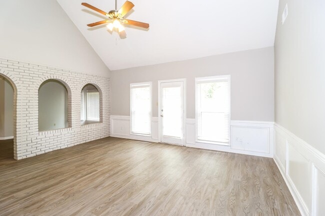 Building Photo - 6753 Devenshire Ln