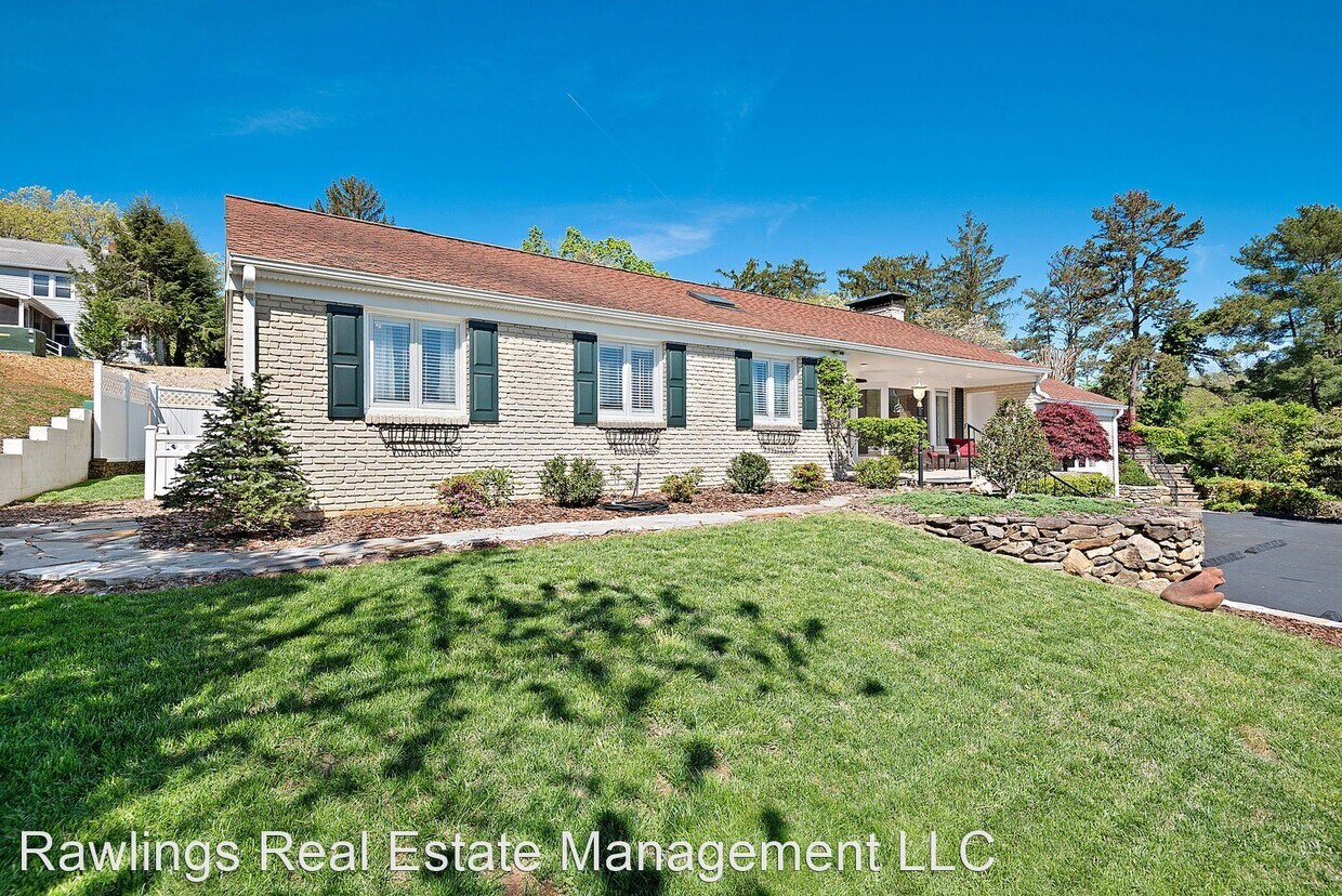 Foto principal - 3 br, 2 bath House - 7 Glen Falls Road