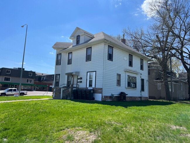Building Photo - 1BR/1BA Apartment in Multi-Family Unit