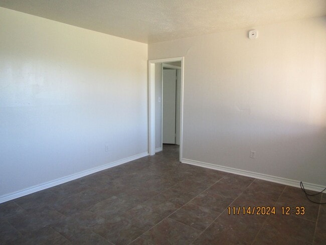 Building Photo - New listing West Side! hard surface flooring.