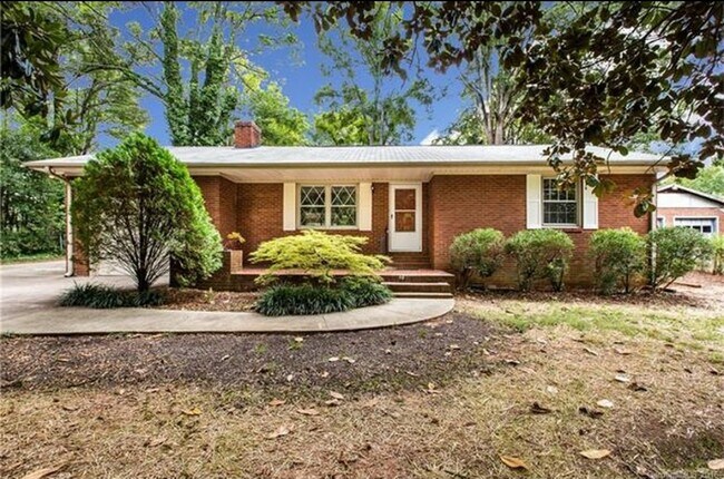 Building Photo - 3039 Garrison Dr