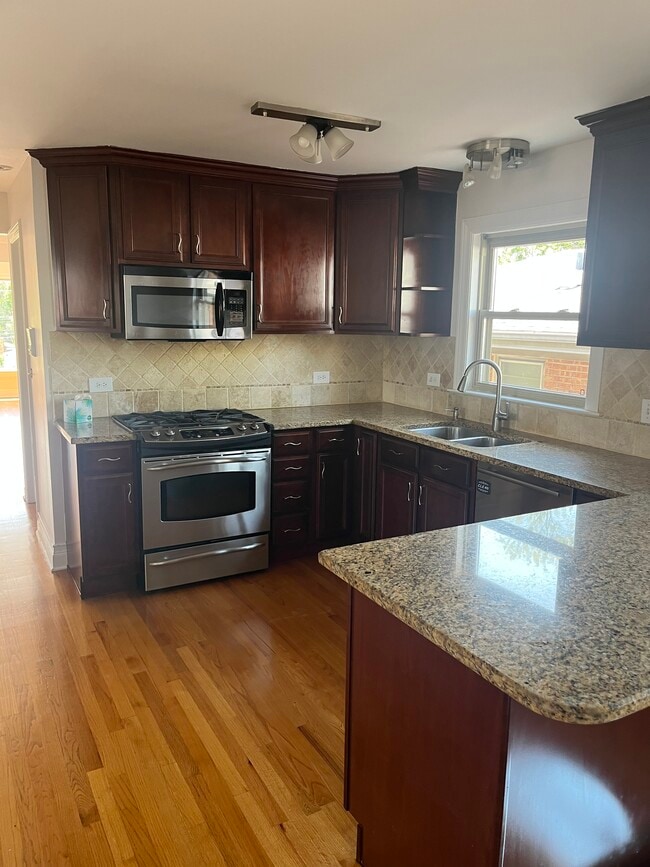 Foto del edificio - 8320 W Addison St
