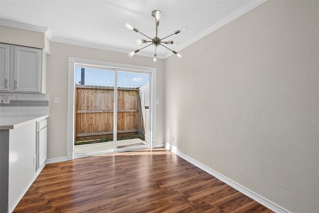 Foto del edificio - 1221 Cedar Post Ln