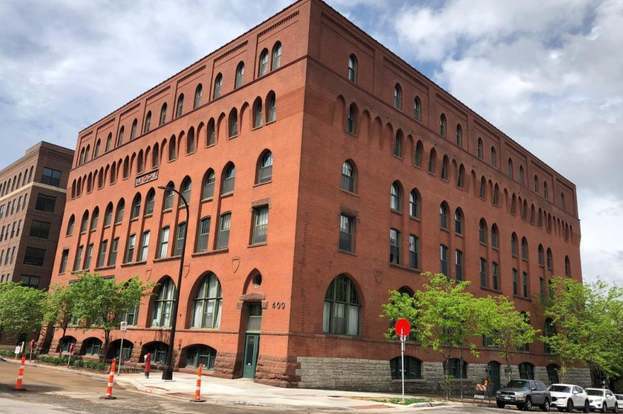 Foto del edificio - 400 N 1st St