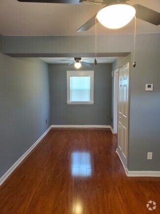 Building Photo - 2427 Iverson St