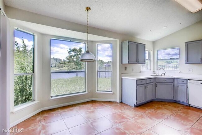 Building Photo - 4 br, 2 bath House - 11152 Sylvan Pond Cir...