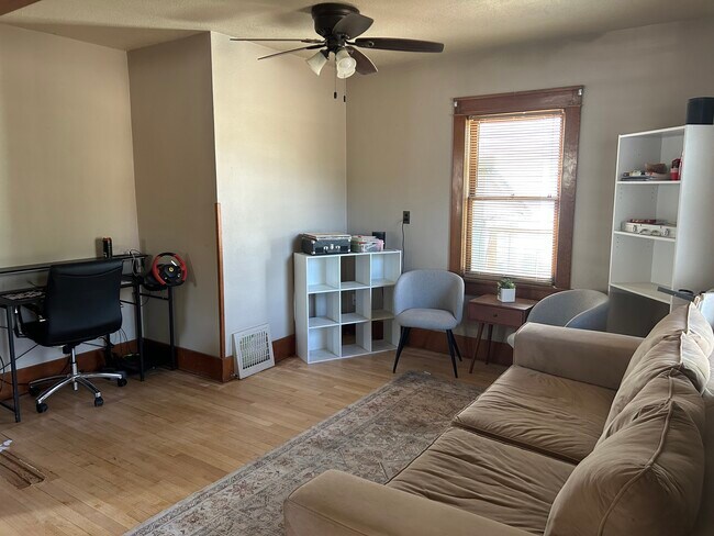 Foto del edificio - 1421 N 7th St