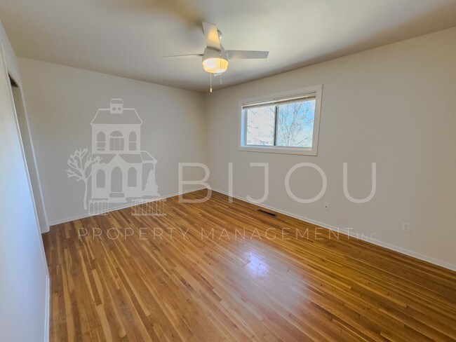 Building Photo - Westside Duplex