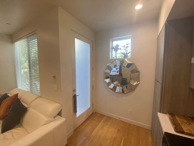 Building Photo - KENILWORTH