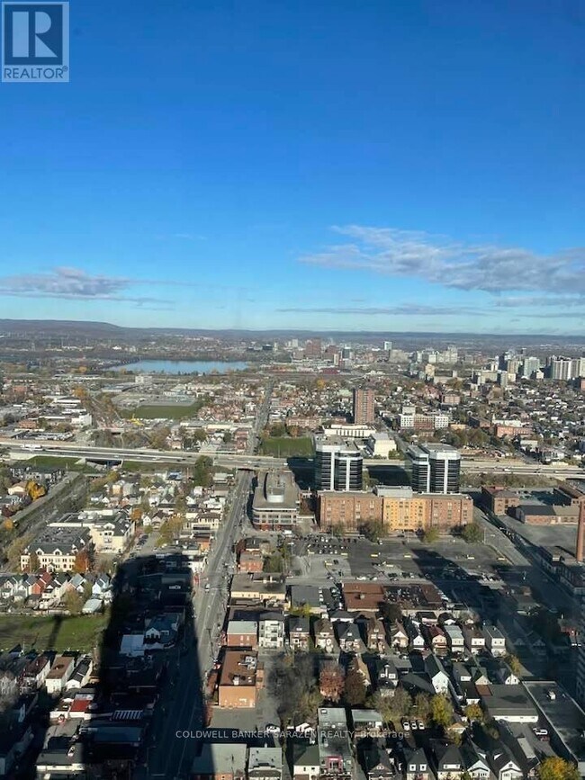 Building Photo - 805 Carling Ave