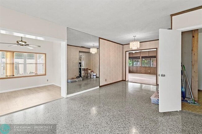 Building Photo - 939 Lytle St