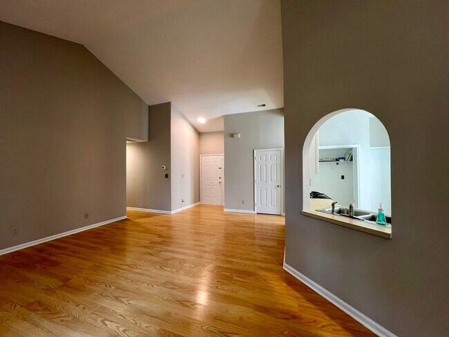 Building Photo - 2722 Bishopton Pl