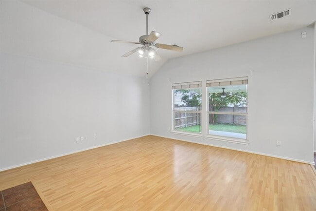 Building Photo - 4405 S Summercrest Loop