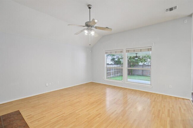 Foto del edificio - 4405 S Summercrest Loop