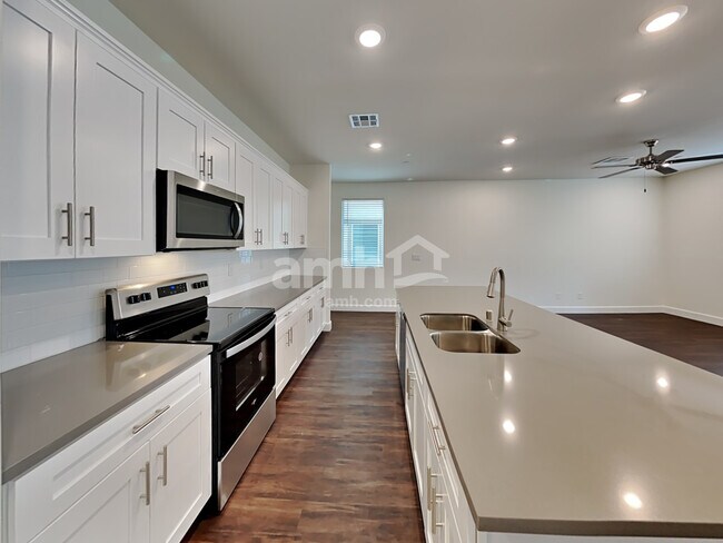 Building Photo - 294 Austin Bellerose Pl