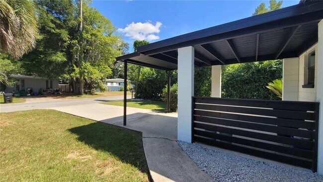 Foto del edificio - 620 NW 35th St