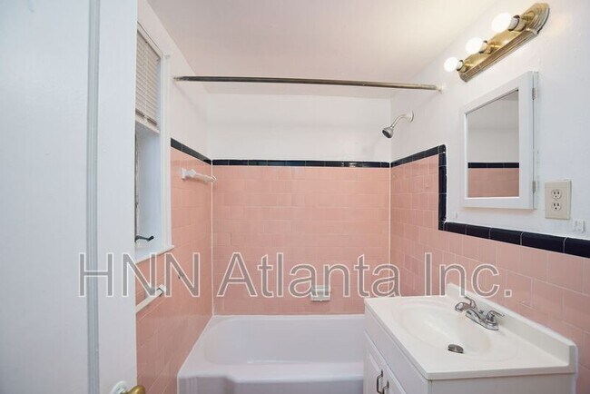 Building Photo - 1086 Briarcliff Rd NE