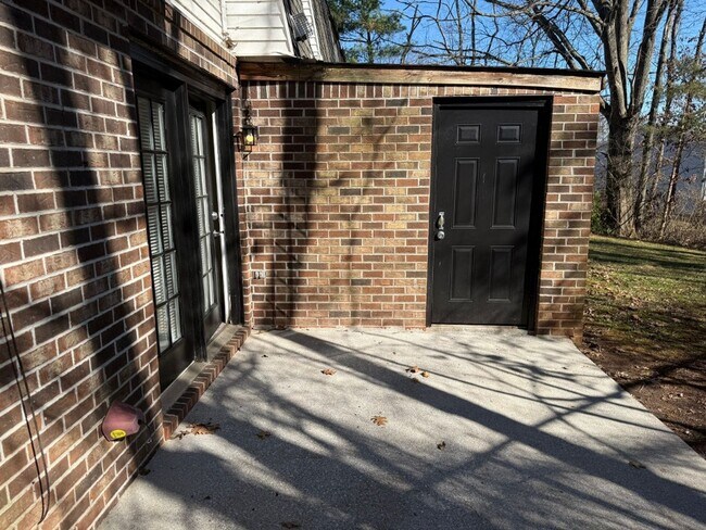 Foto del edificio - 9100 Parktop Ln NW