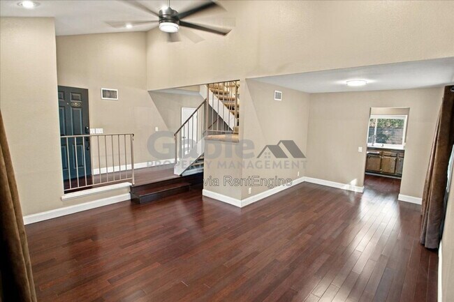 Building Photo - 21748 Grovepark Dr