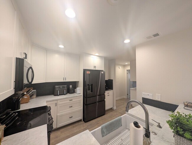 Foto del edificio - Beautifully Renovated Condo in Rancho Bernardo!