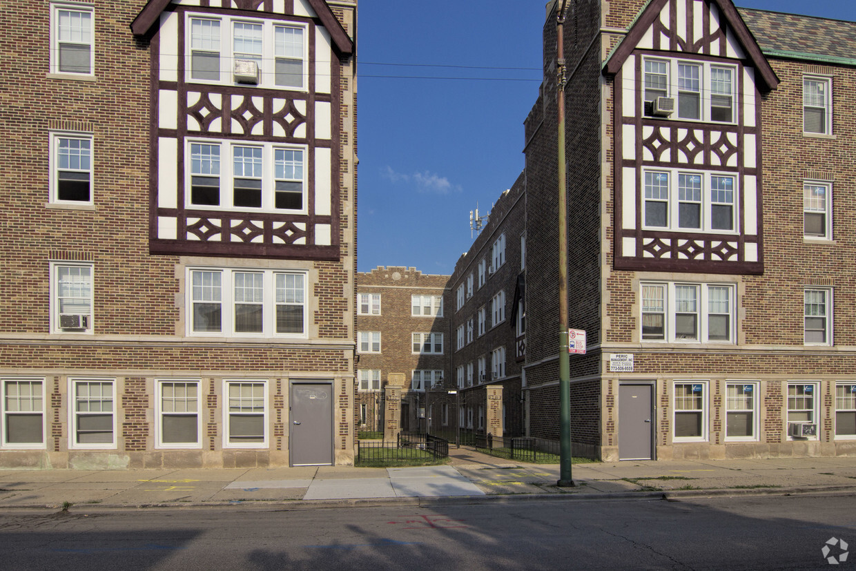 Building Photo - 3906-3910 N Central Ave